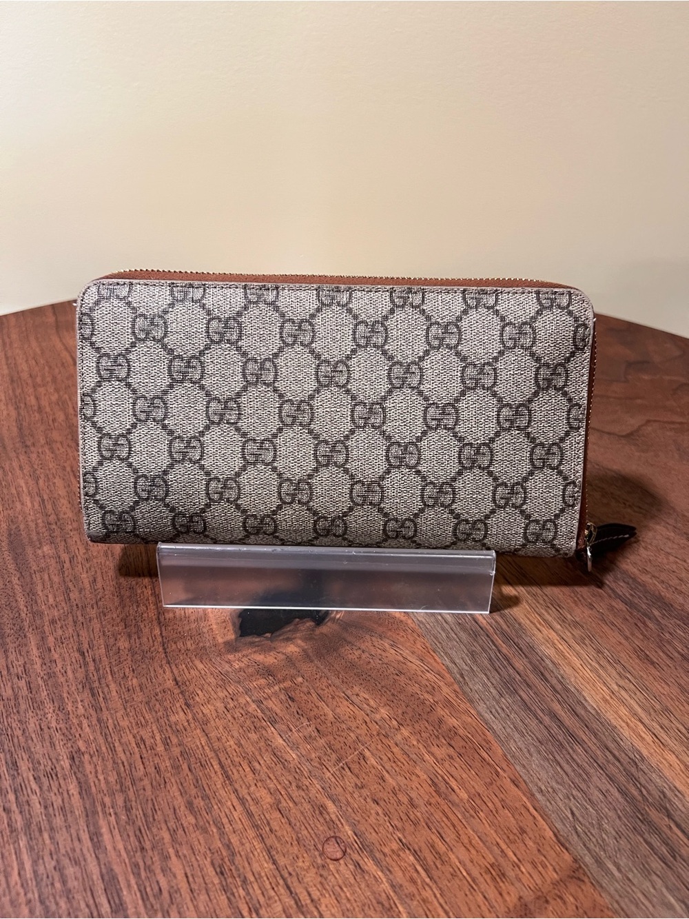 Gucci GG Supreme Zip-Around Wallet in Beige/Ebony